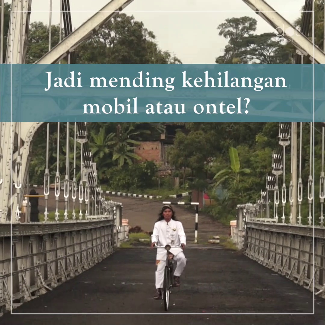 Pria Ini Pilih Sepeda Ontel Ketimbang Mobil
